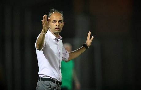 نویدکیا سرمربی مس رفسنجان ماند