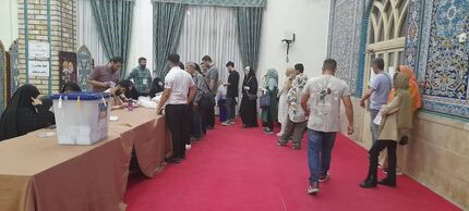 حضور پرشمار رای‌دهندگان در مسجد جامع خرمشهر موزه ملی انقلاب اسلامی و دفاع مقدس