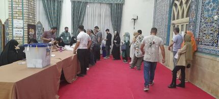 حضور پرشمار رای‌دهندگان در مسجد جامع خرمشهر موزه ملی انقلاب اسلامی و دفاع مقدس