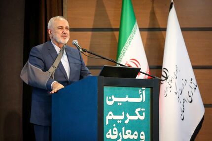 ظریف: خود مردم راه‌حل‌ها را دارند و بهتر از ما مشکلات را می‌دانند