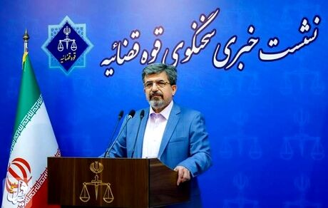 بازداشت دو مدیر سازمان حفاظت از محیط زیست به اتهام اختلاس و پولشویی / پرونده واژگونی اتوبوس خبرنگاران ۲۶ شاکی دارد