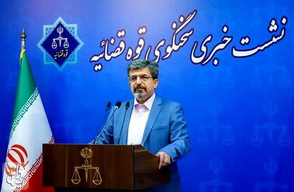 بازداشت دو مدیر سازمان حفاظت از محیط زیست به اتهام اختلاس و پولشویی / پرونده واژگونی اتوبوس خبرنگاران ۲۶ شاکی دارد