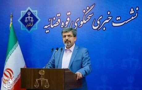 بازداشت دو مدیر سازمان حفاظت از محیط زیست به اتهام اختلاس و پولشویی / پرونده واژگونی اتوبوس خبرنگاران ۲۶ شاکی دارد
