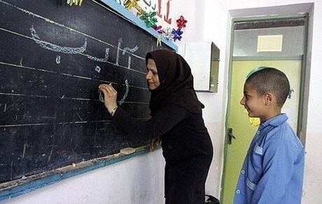 اخذ هزینه از والدین برای آموزش مجازی ممنوع است