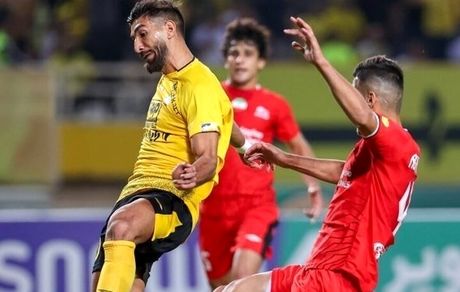 سپاهان دربی اصفهان را برد و صدرنشین شد