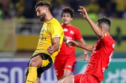 سپاهان دربی اصفهان را برد و صدرنشین شد