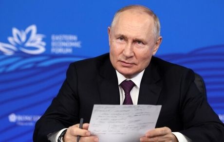 پوتین: از راه حل ۲ دولتی در فلسطین حمایت می‌کنیم / هریس بهتر از ترامپ است