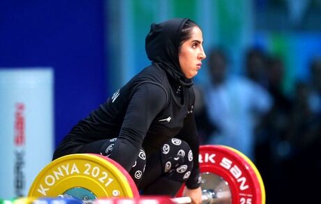 الهام حسینی برترین وزنه‌بردار بانوی ایرانی در جهان لقب گرفت