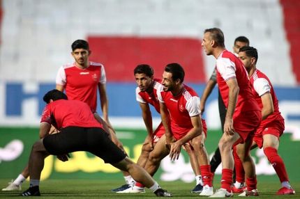 بازگشت ترابی به تمرین گروهی پرسپولیس و تذکر گل‌محمدی به بازیکنان