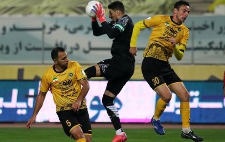 گولسیانی به پرسپولیس پیوست
