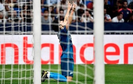 توئیتر زنیت اینگونه با سردار ایرانی به غول‌های اروپا پز داد