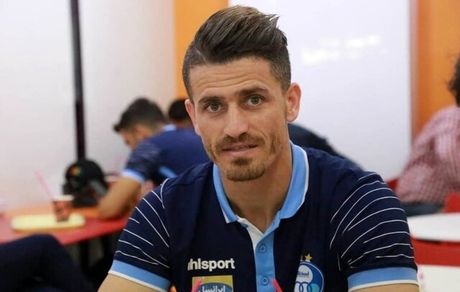 کاپیتان استقلال به هم‌تیمی‌هایش دست‌مریزاد گفت