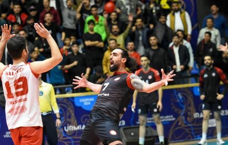 لیگ برتر والیبال: هشتمین برد متوالی شهرداری ارومیه / فولاد سیرجان بازی بزرگ هفته را برد