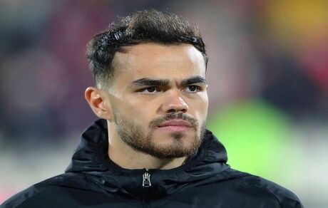 شرط ماندن ستاره ازبکستانی تیم فوتبال پرسپولیس مشخص شد