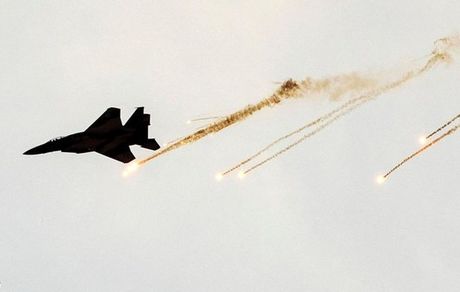 رژیم صهیونیستی دو پایگاه را در سوریه بمباران کرد