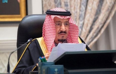 پادشاه عربستان سعودی به بیمارستان منتقل شد