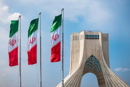 شرکت های ایرانی از سالی سخت جان به در بردند