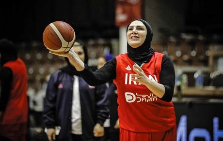 واکنش بانوی بسکتبالیست درخصوص گل به خودی عجیب در لیگ: اهل شرط بندی نیستم + ویدئو