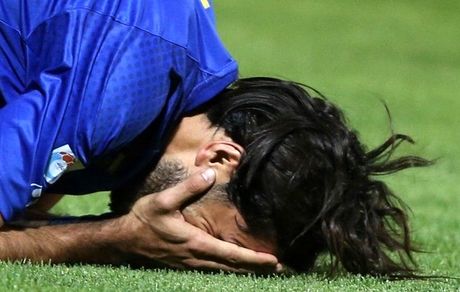 ترکش های باخت در فینال ادامه دارد/ درگیری فیزیکی و شدید بازیکنان استقلال با هواداران در فرودگاه