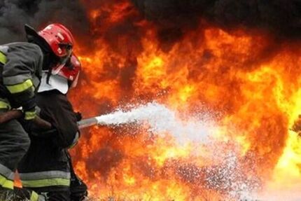 مهار آتش سوزی گسترده در بازار سرپوش نیشابور
