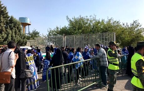 نخستین حضور بانوان در بازی‌های لیگ برتر فوتبال