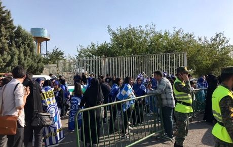 نخستین حضور بانوان در بازی‌های لیگ برتر فوتبال