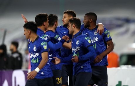 برد استقلال در بازی جنجالی پنالتی‌ها و اعتراضات