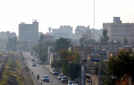 تعطیلی زودهنگام ادارات قم در پی آلودگی هوا