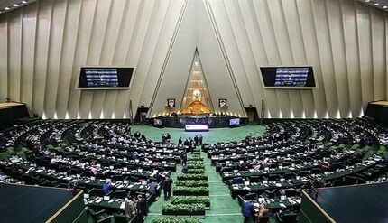 وزیر ورزش بدلیل حذف استقلال به مجلس می‌رود