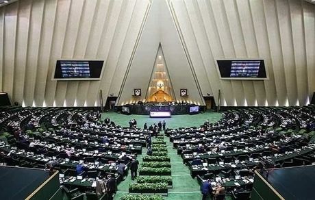 وزیر ورزش بدلیل حذف استقلال به مجلس می‌رود