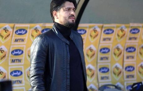 سرمربی صدرنشین لیگ دسته یک شبانه استعفا کرد