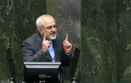 ظریف: هیچ‌کس به اندازه من از توان موشکی ایران در خارج دفاع نکرده است

