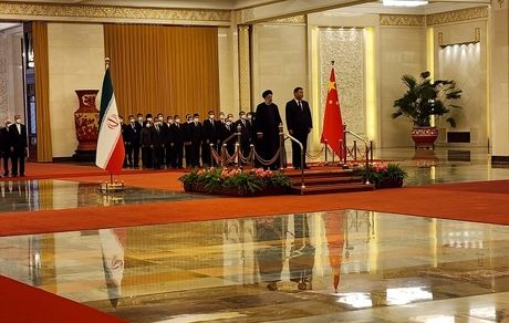 در استقبال از رئیس جمهور در چین، ۲۱ گلوله توپ به افتخار او شلیک شد