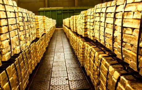 قیمت جهانی طلا از قله پایین آمد