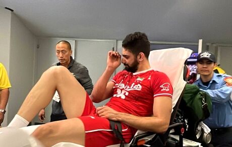 بازیکن تیم ملی والیبال مصدوم شد و بازی با کوبا را از دست داد