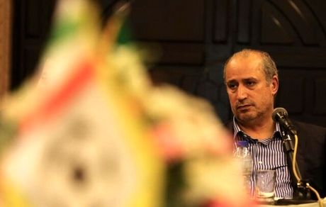 
عابدینی: تاج یا رسانه را با خود هماهنگ می‌کند یا شکایت می‌کند
