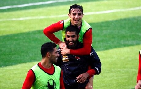 مدافع سابق پرسپولیس از فوتبال خداحافظی کرد
