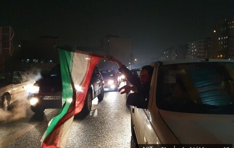 شادی هموطنان بعد از صعود زودهنگام تیم ملی ایران به جام جهانی ۲۰۲۲