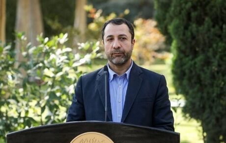 صالح آبادی: بانک مرکزی ابزار لازم برای کنترل قیمت ارز را دارد