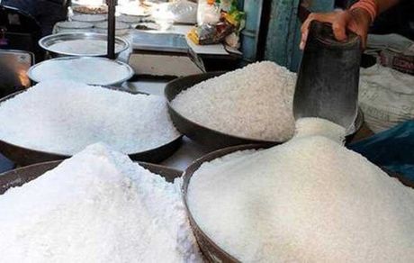 عرضه گسترده شکر با قیمتی پایین‌تر از نرخ مصوب در بازار