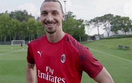 اشاره غیرمستقیم زلاتان به احتمال ماندنش در میلان با یک خودستایی دیگر/ عکس