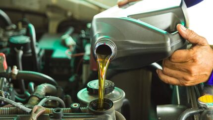 کمبود روغن موتور در بازار نداریم