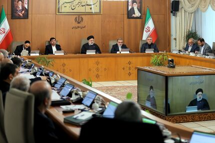 رئیسی:  مسئولان به جوانان میدان دهند و از ظرفیت‌ها، نشاط و انگیزه آنان غفلت نکنند