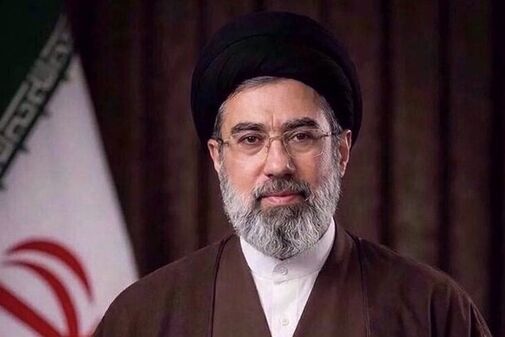 رهبر معظم انقلاب: عهد می‌بندیم انتقام خون پاک رهبر شهید و همه‌ی شهیدان این دو جنگ را از قاتلین جنایتکار و بی‌آبرو بگیریم