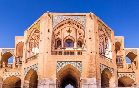 هیچ بنای تاریخی در اصفهان و شهرستان‌های اطراف دچار خسارت نشده است