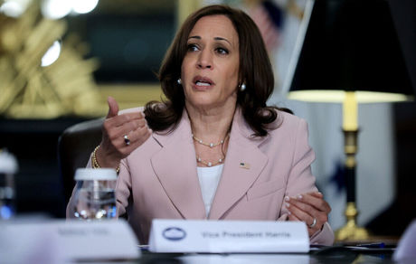 کامالا هریس از ترامپ پیش افتاد