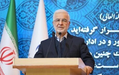 وزیر کشور: وجود جاذبه تاریخی و گردشگری فرصتی برای توسعه و پیشرفت استان همدان است