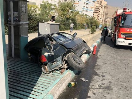 تصادف زنجیره‌ای ۱۴ خودرو با کامیون در تهران
