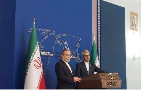 حمله به خبرنگاران مصداق جنایت جنگی است / سه کشور اروپایی هیچ حقی برای سوءاستفاده از سازوکار ماشه علیه ایران ندارند /مذاکرات مستقیم با آمریکا نخواهیم داشت