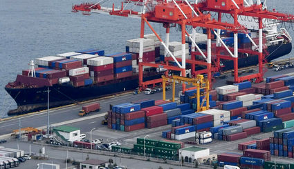 کاهش ۳.۴۸ درصدی صادرات کالاهای غیرنفتی در هشت ماهه امسال